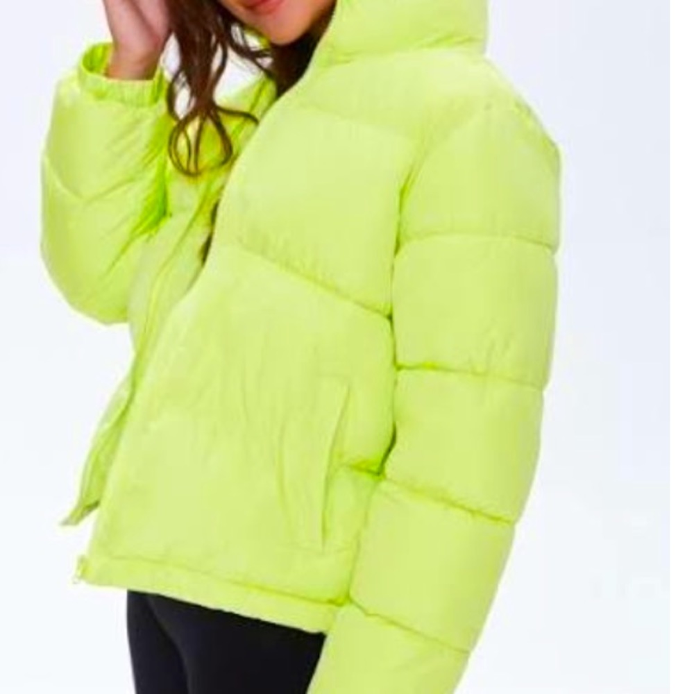 Forever 21 Puffer jacket , new never worn with tags .  Small .